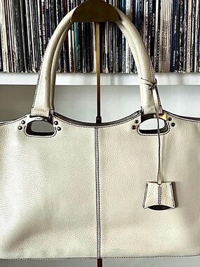 Tod's Authentic Cream Pebble Leather D-Bag Tote Shoulder Bag EUC Italian Luxury